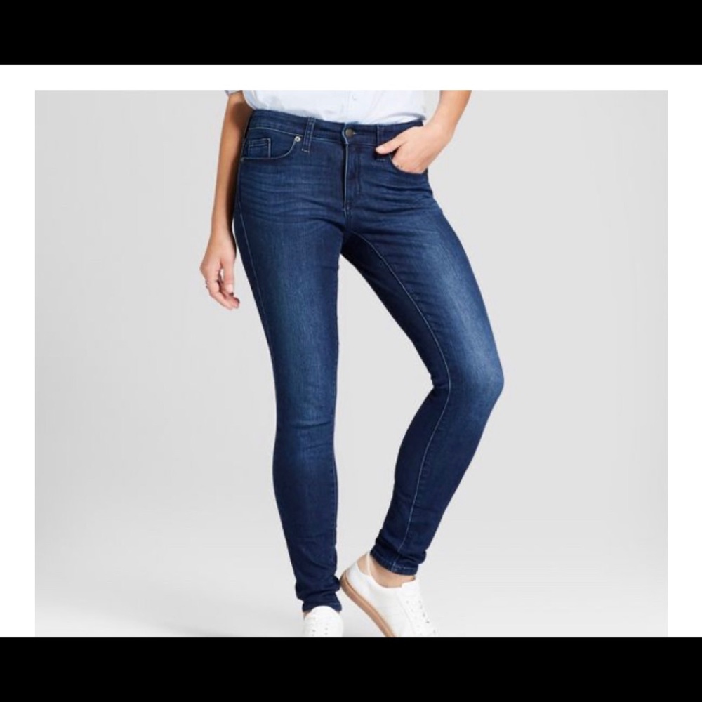 Mid rise skinny jeans size 6